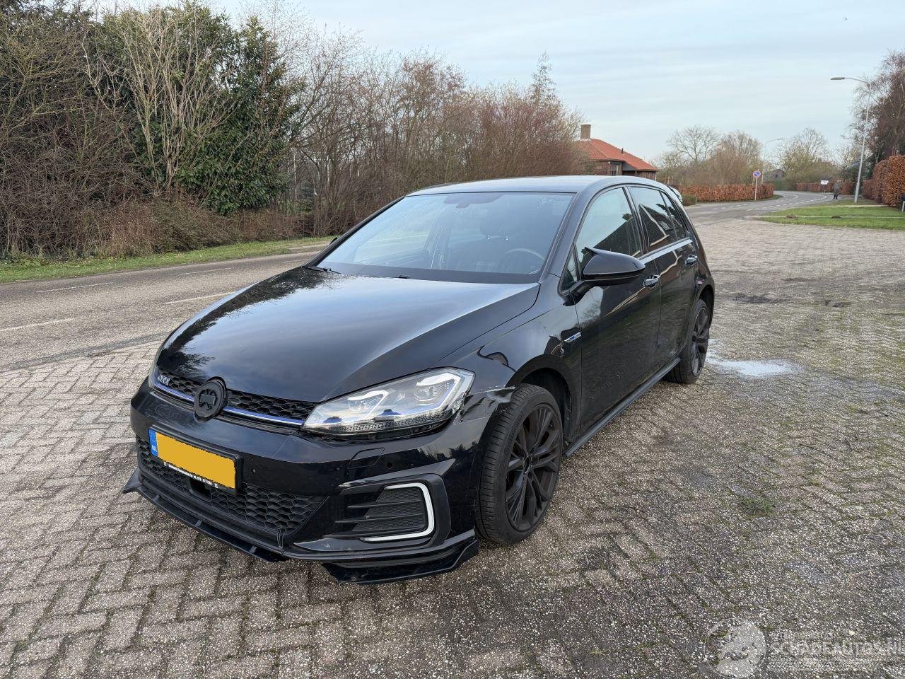 Volkswagen Golf 1.4 TSI GTE DSG