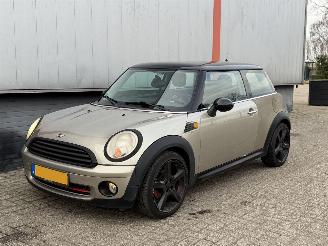 Uttjänta bilar auto Mini Mini COOPER 1.6 120 PK 2006/1