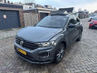 Unfallwagen Volkswagen T-Roc 1.5 R LINE DSG DAK 2019/1