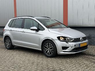 krockskadad bil auto Volkswagen Golf Sportsvan 1.6 TDI AUTOMAAT EURO 6 2016/1