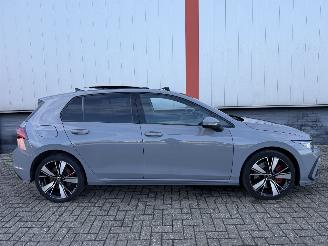 krockskadad bil auto Volkswagen Golf 8 GTE PANO 2021/1