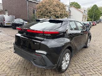 Voiture accidenté Toyota CH-R R HYBRID 1.8 72KW AUTOMAAT 2025/1