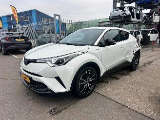Voiture accidenté Toyota C-HR 1.8 HYBRIDE BI-TONE 2018/4