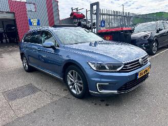 Auto incidentate Volkswagen Passat 1.4 TSI / GTE / DSG / PANO / LEER 2016/9