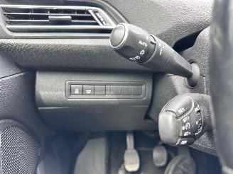 Peugeot 308 1.2 PURETECH ALLURE / PANO picture 13