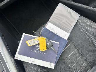 Peugeot 308 1.2 PURETECH ALLURE / PANO picture 17