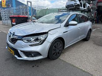 Vaurioauto  passenger cars Renault Mégane 1.5 DCI LIMITED / AUTOMAAT 2018/4