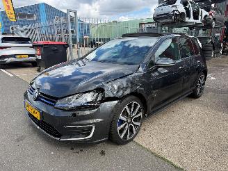 Damaged car Volkswagen Golf 1.4 TSI / GTE / DSG / PANO 2015/9