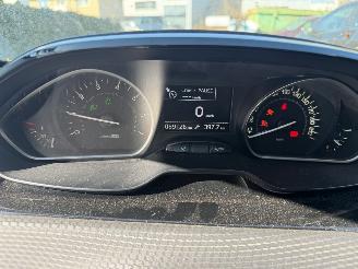 Peugeot 208 1.2 PURE TECH ALLURE  69000KM picture 6