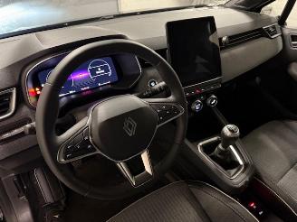 Renault Clio  picture 9