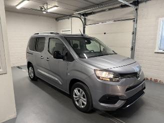krockskadad bil auto Toyota ProAce PANORAMA 2022/8