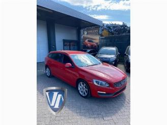Salvage car Volvo V-60 V60 I (FW/GW), Combi, 2010 / 2018 2.0 D4 16V 2015/10