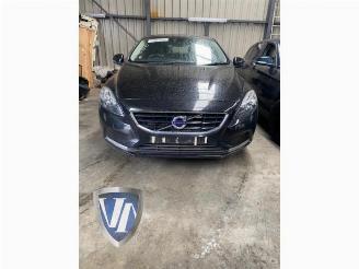 Coche siniestrado Volvo V-40 V40 (MV), Hatchback 5-drs, 2012 / 2019 2.0 D2 16V 2015/9
