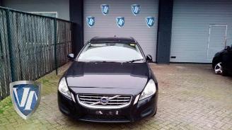 Coche siniestrado Volvo V-60 V60 I (FW/GW), Combi, 2010 / 2018 2.0 D3 20V 2012