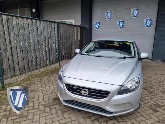 Coche siniestrado Volvo V-40 V40 (MV), Hatchback 5-drs, 2012 / 2019 1.6 D2 2015