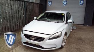Coche siniestrado Volvo V-40 V40 (MV), Hatchback 5-drs, 2012 / 2019 2.0 D3 20V 2013