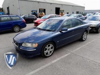 Coche siniestrado Volvo S-60 S60 I (RS/HV), Sedan, 2000 / 2010 2.4 D5 20V 2006/2