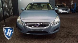 Coche siniestrado Volvo S-60 S60 II (FS), Sedan, 2010 / 2018 1.6 T3 16V 2011