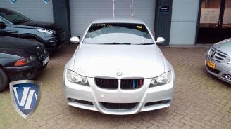 Salvage car BMW 3-serie 3 serie (E90), Sedan, 2005 / 2011 320d 16V 2007/11