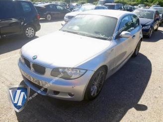 Vrakbiler auto BMW 1-serie 1 serie (E81), Hatchback 3-drs, 2006 / 2012 118i 16V 2008/1