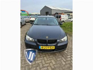 Salvage car BMW 3-serie 3 serie (E90), Sedan, 2005 / 2011 318i 16V 2008/8