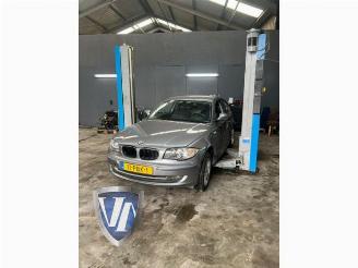 Coche siniestrado BMW 1-serie 1 serie (E81), Hatchback 3-drs, 2006 / 2012 118i 16V 2010/12