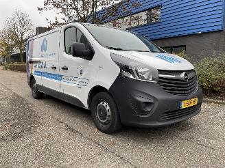 skadebil auto Opel Vivaro 1.6 cdti 70kw lang 2016/12