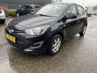 skadebil auto Hyundai I-20 1.2 5drs 2013/10