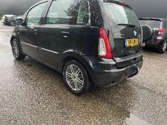 krockskadad bil auto Lancia Musa 1.4 aut. 2010/10