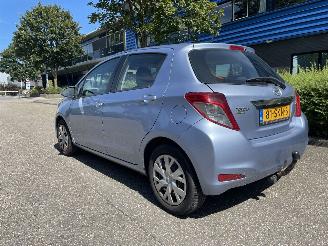 Vaurioauto  passenger cars Toyota Yaris 1.3 5drs 2011/10