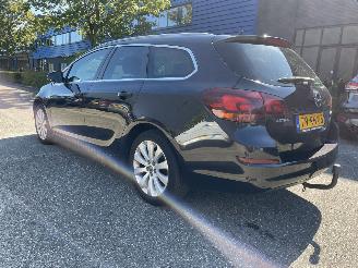 Coche accidentado Opel Astra 1.4 Cosmo 2011/10