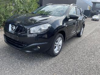 Damaged car Nissan Qashqai 7persoons 2010/10