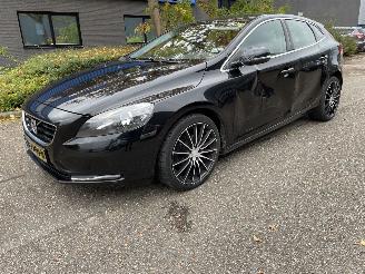 skadebil auto Volvo V-40 2.0d 2015/12