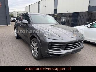 uszkodzony samochody osobowe Porsche Cayenne 3.0L 250KW Pano Leder LED 2019/5