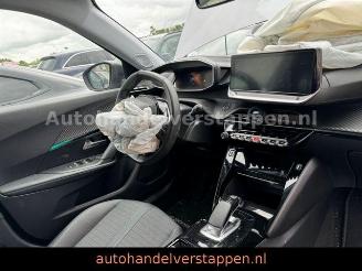 Peugeot 2008 e II Allure Pack Full Elektro picture 15