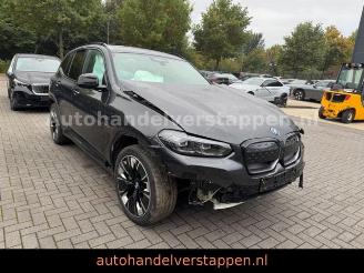 Schadeauto BMW iX3 210KW 80KWH M-Sport 20'' HUD AHK 2022/9
