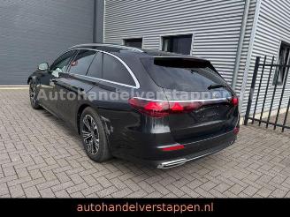 Vaurioauto  passenger cars Mercedes E-klasse 450d 4Matic Avantgard Advancd Panorama 2024/6