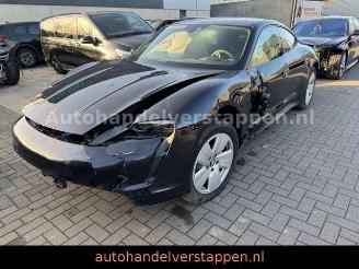 Damaged car Porsche Taycan 350KW Panorama Leder CAM 93KWH 2023/9