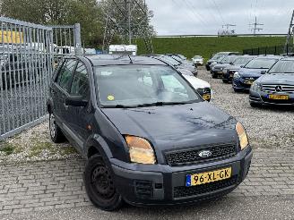 Schadeauto Ford Fusion 1.416V Champion 2007/7