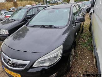 Salvage car Opel Astra Astra J Sports Tourer (PD8/PE8/PF8), Combi, 2010 / 2015 1.4 16V ecoFLEX 2011/2