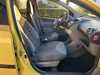 Peugeot 107 1.0 12V XS Automaat picture 19