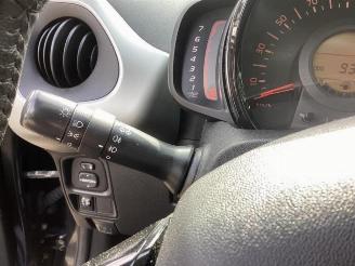 Peugeot 108 108, Hatchback, 2014 1.2 VTi 12V picture 23