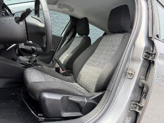 Opel Corsa 1.2 Benzine picture 10