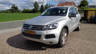 Coche accidentado Volkswagen Touareg 3.0tsi hybrid  leer navi 2011/12
