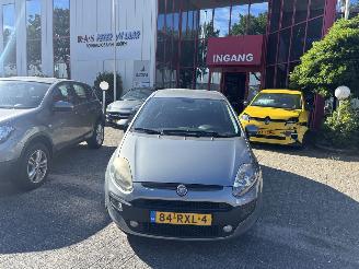 skadebil auto Fiat Punto 1.3d Multijet GEEN SCHADE 2011/8