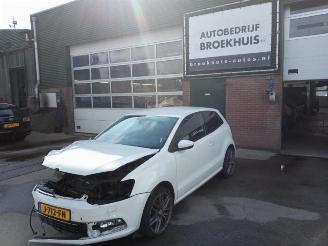Vrakbiler auto Volkswagen Polo Polo V (6R), Hatchback, 2009 / 2017 1.0 12V BlueMotion Technology 2014/7