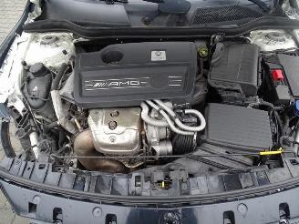 Mercedes GLA 45 AMG Turbo 16V picture 10