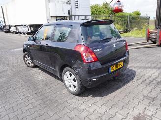 Suzuki Swift 1.3 vvt picture 2