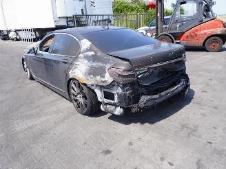 BMW 7-serie 740D picture 2