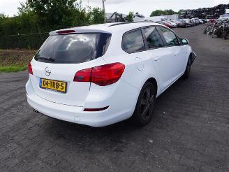 Coche siniestrado Opel Astra SPORTS TOURER 1.4 Turbo 2012/4